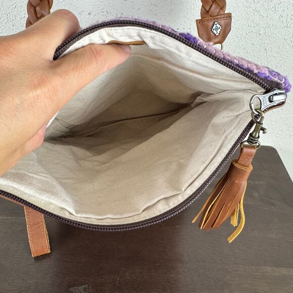 Kena & Lo fold over crossbody - Picture 7 of 10